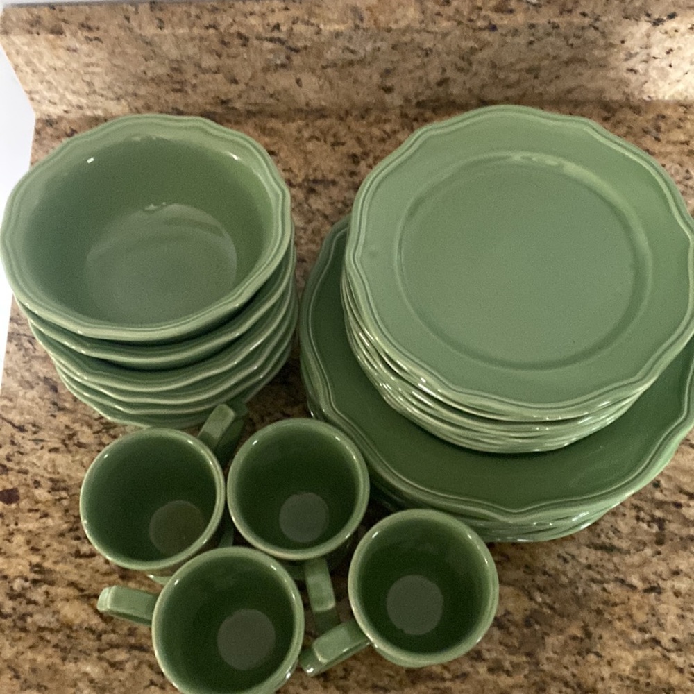 COPY - 24 pieces Gibson plate set. Green really lovely shade. - Picture 2 of 4